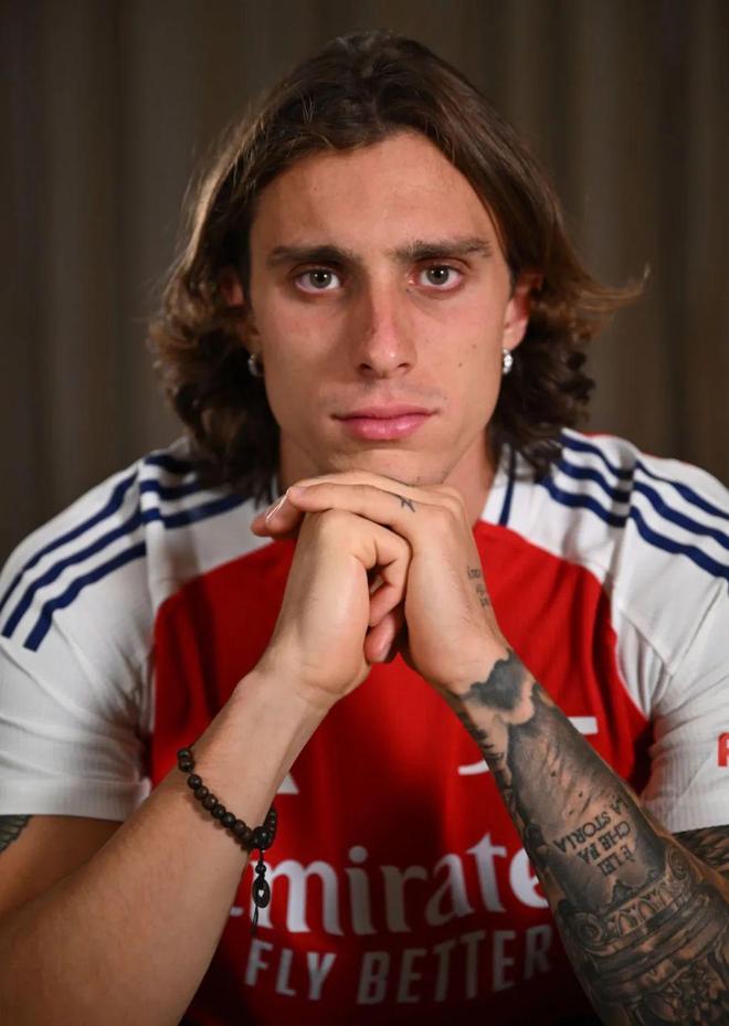 欧联集结日走向成谜，阿森纳官宣签约，压力陡增，球队文化再被提及的简单介绍